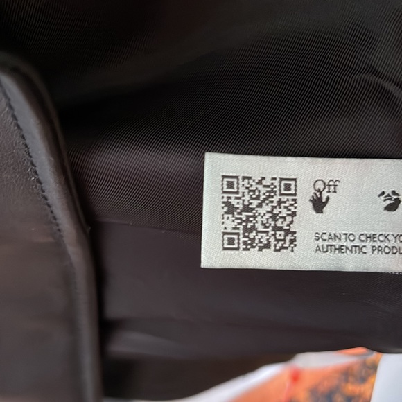 Off-White limited edition leather jacket (Authenticated) - Picture 6 of 7